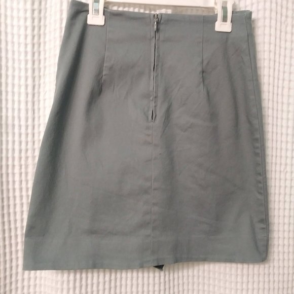 H&M Ruffle Mini Skirt - Picture 4 of 4